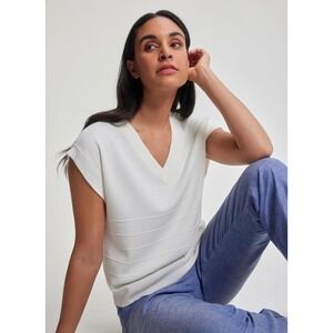 FIG Nola White Knit Sweater Vest Women's Size Medium Sleeveless Pullover V-Neck